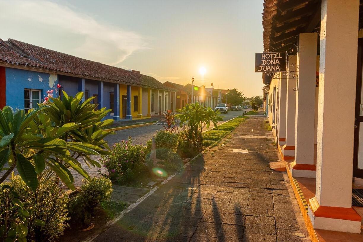Hotel Dona Juana Tlacotalpan Exteriör bild