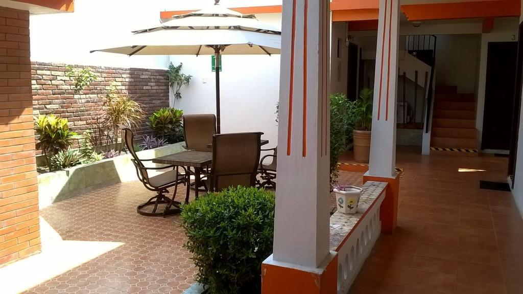Hotel Dona Juana Tlacotalpan Exteriör bild